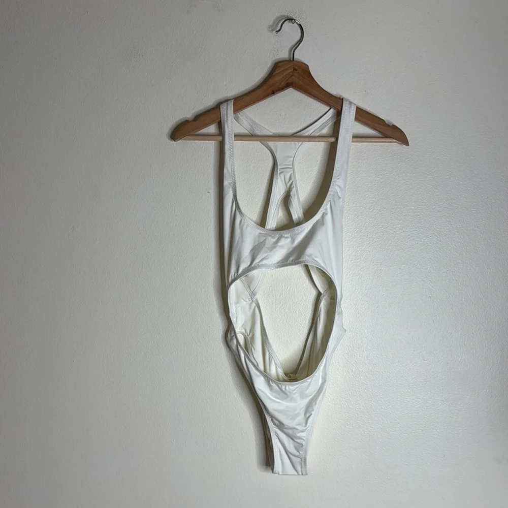 Skims Swim Cut Out Monokini Bikini swimsuit size medium in marble